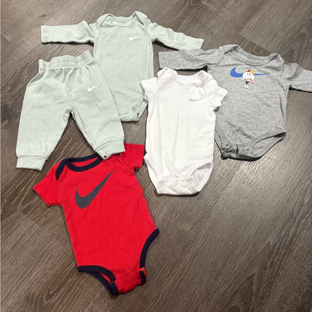 Nike baby bundle size 6m